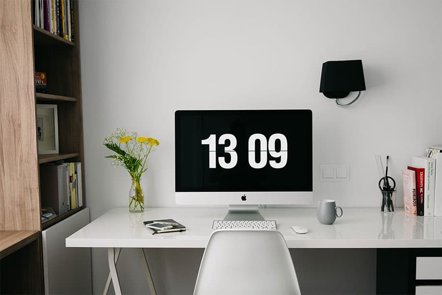 ¿Tu web no trae clientes? La reconstruimos: rápida, moderna y visible.